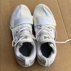 Nike men’s basketball shoes